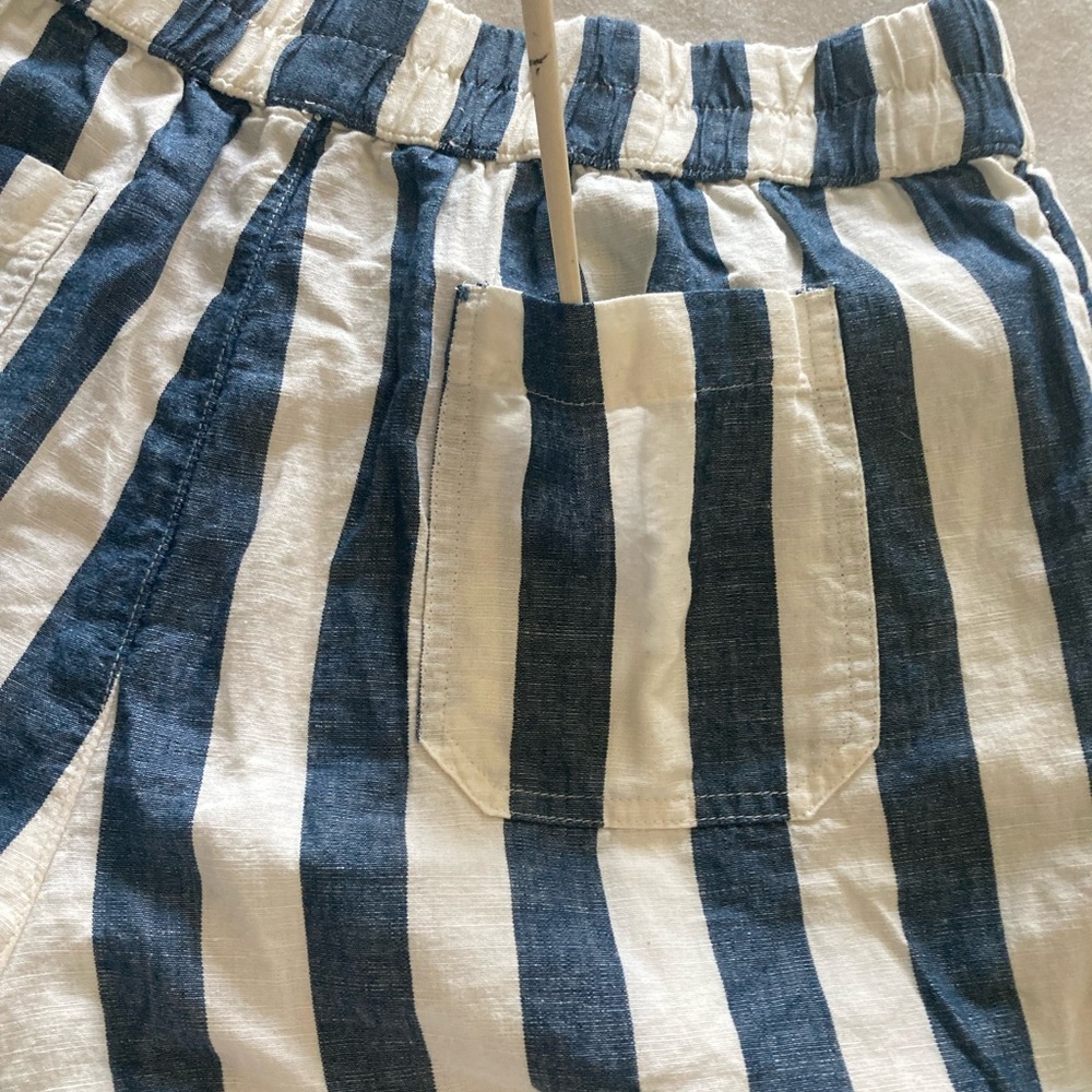 PACT Rhea Tabbed Shorts in Mariners Stripe, Size Large - Picture 9 of 16